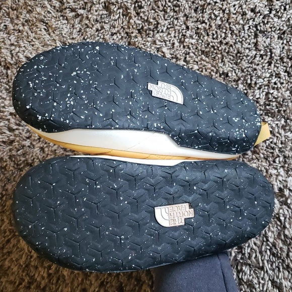 SOLD! The North Face Thermoball Women's Shoes - Picture 7 of 8